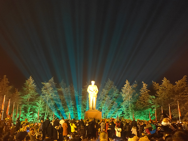 韶山毛泽东铜像 韶山毛泽东铜像